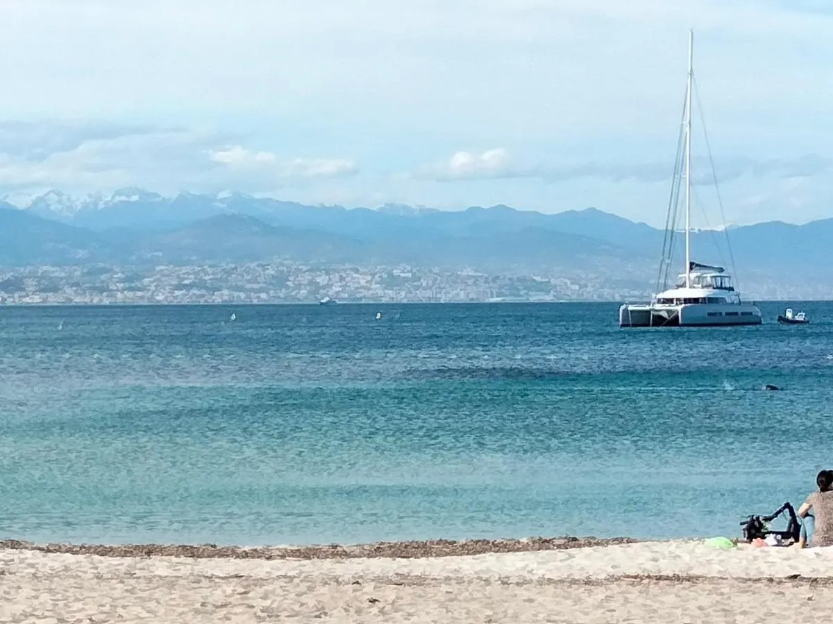 10Mm A Pied Des Plages, Appartement Olympe Climatise Antibes 0*,  França